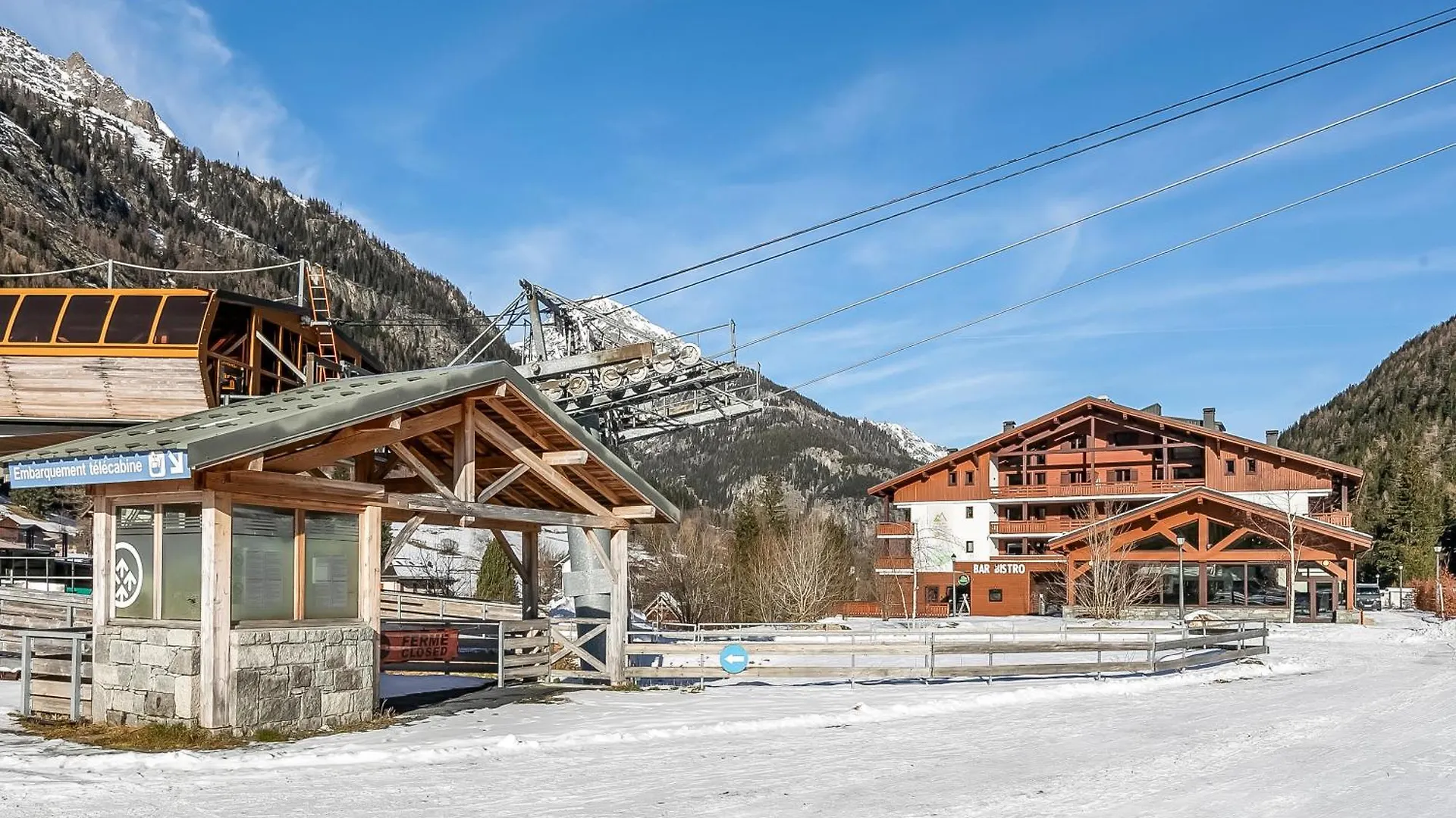아파트 L'Ours Bleu B33 Ski -In Ski -Out - Happy Rentals 발로시네