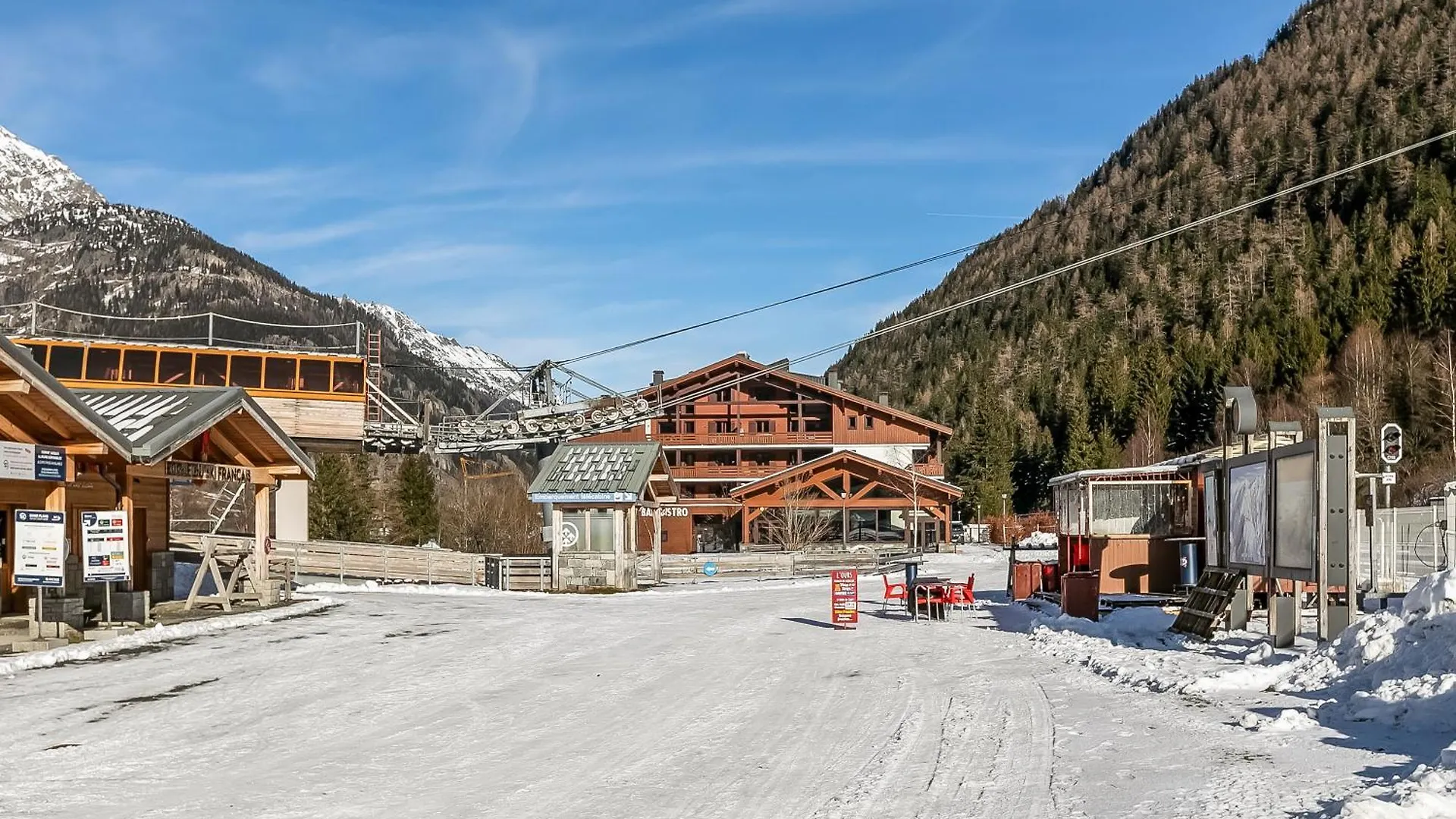 L'Ours Bleu B33 Ski -In Ski -Out - Happy Rentals 발로시네